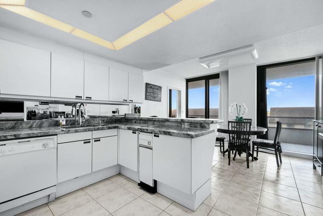 252 - 100 Lakeshore Drive, Condo with 3 bedrooms, 4 bathrooms and null parking in North Palm Beach FL | Image 13