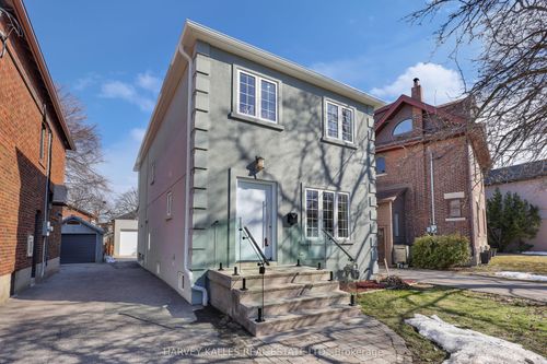 207 Sutherland Dr, East York, ON, M4G1J1 | Card Image
