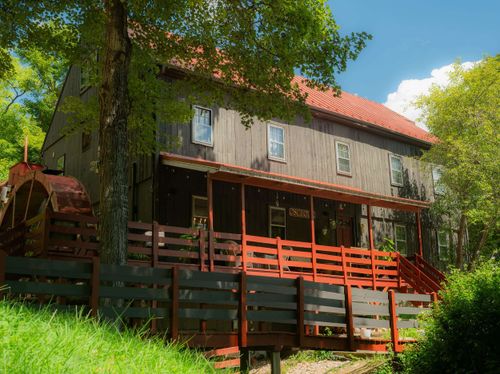 352 Tye River Tpke, VESUVIUS, VA, 24483-2913 | Card Image