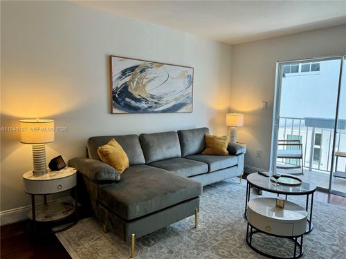 apt-203-1615 Meridian Ave, Miami Beach, FL, 33139-2829 | Card Image