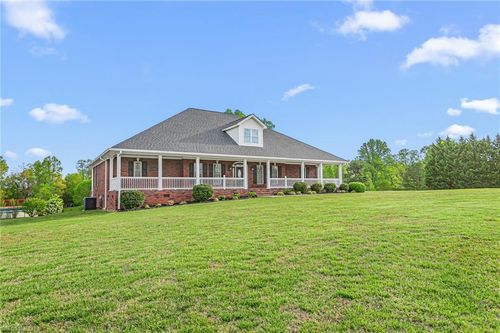 259 Lynne Terry Dr, Thomasville, NC, 27360-9155 | Card Image