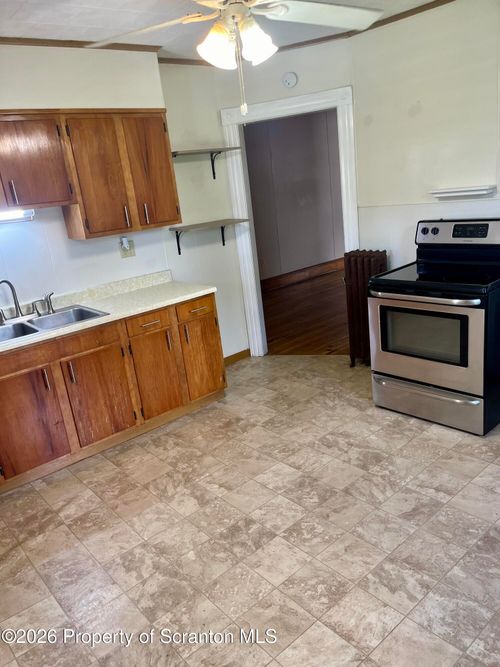 fl2-625 Pleasant Avenue, BLAKELY, PA, 18452 | Card Image