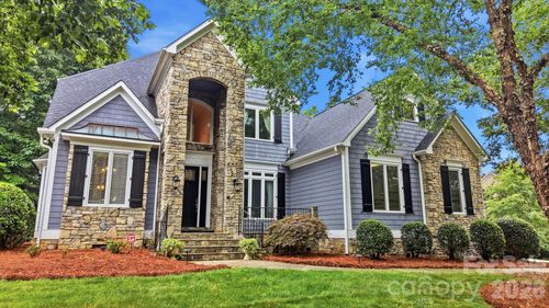 221 Whiterock Dr, Mount Holly, NC, 28120-8101 | Card Image