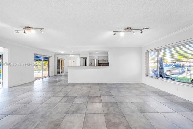 2632 Se 10 Th Ct, House other with 3 bedrooms, 2 bathrooms and null parking in Pompano Beach FL | Image 5