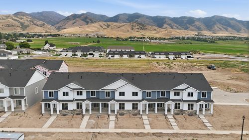 11-847 S 270 E, Smithfield, UT, 84335-2411 | Card Image