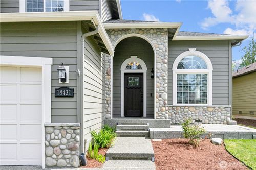 18431 Newport Dr, Arlington, WA, 98223-5026 | Card Image