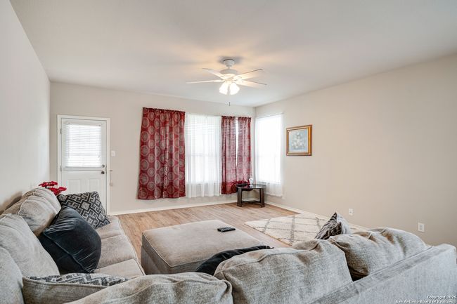 125 Wright Cv, House other with 3 bedrooms, 2 bathrooms and null parking in Cibolo TX | Image 9