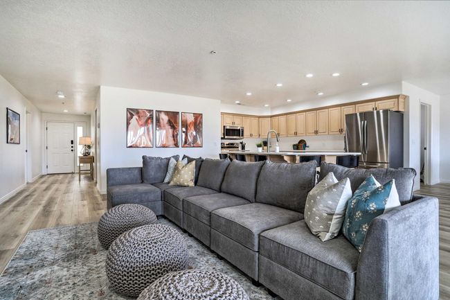 Living Room | Image 7