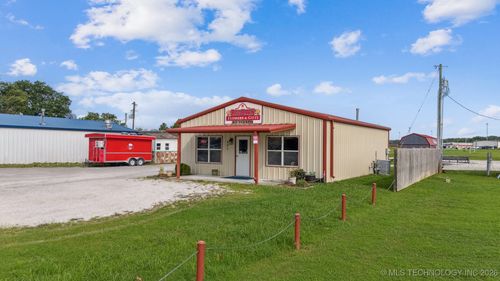 421 E Commercial St, Inola, OK, 74036-9402 | Card Image