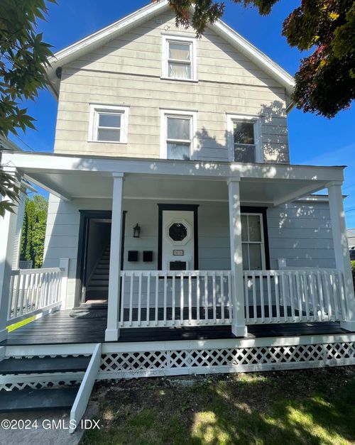 b-upstairs-91 Prospect St, Greenwich, CT, 06830-5226 | Card Image
