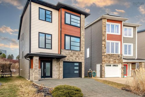 66 Hadley Cres, Halifax, NS, B3N0E4 | Card Image