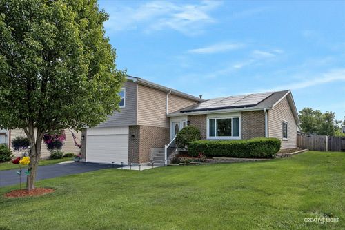 209 Surrey Dr, Carol Stream, IL, 60188-2017 | Card Image