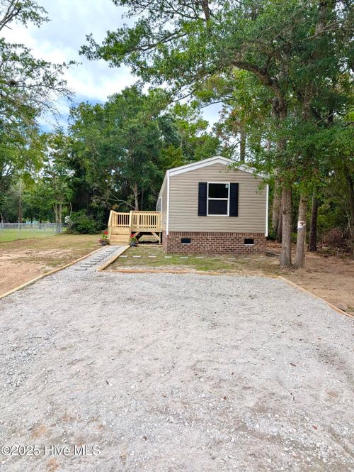 612 Bayshore Dr Se, Bolivia, NC, 28422-7766 | Card Image