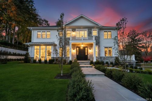 207 Mill Spring Rd, Manhasset, NY, 11030-3626 | Card Image