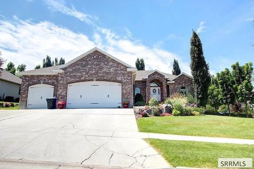 118 S Hidden Valley Rd, Rexburg, ID, 83440-3573 | Card Image