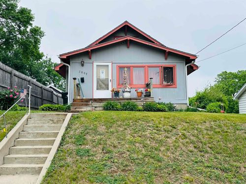 2007 W 5th St, Sioux City, IA, 51103-3313 | Card Image