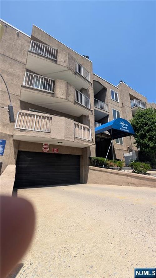 105 State, Hackensack, NJ, 07601 | Card Image