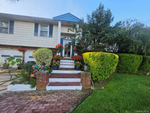 35 Kennedy Dr, Centereach, NY, 11720-3019 | Card Image