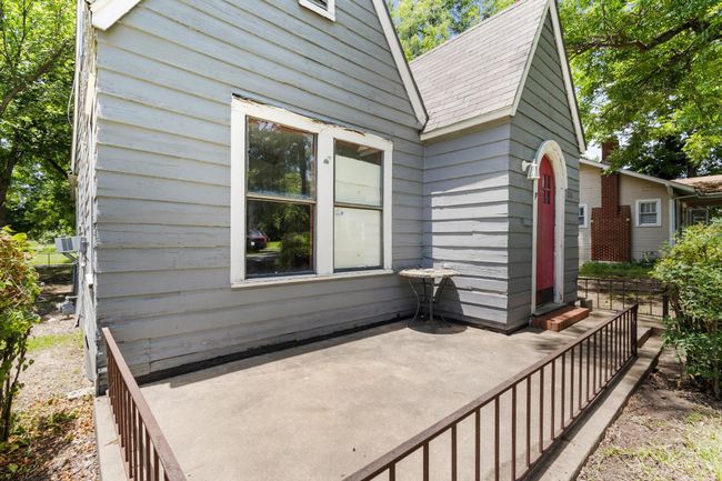 800 N Woods St, House other with 2 bedrooms, 1 bathrooms and null parking in Sherman TX | Image 4
