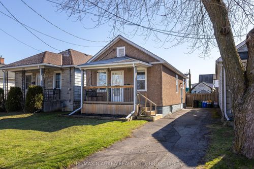 110 Mcalpine Ave S, Welland, ON, L3B1T6 | Card Image