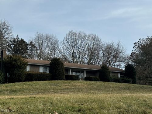 10875 Dolphin St Sw, Beach City, OH, 44608-9794 | Card Image