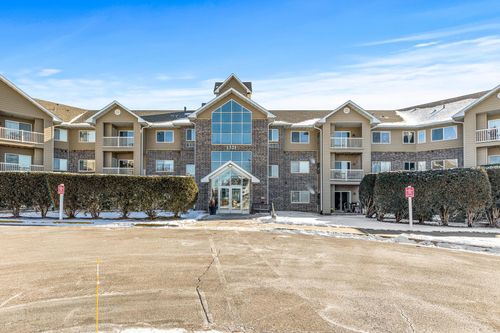 331-1321 Lake Drive W, Chanhassen, MN, 55317 | Card Image