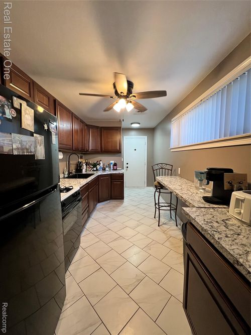 18859 Robert St, Melvindale, MI, 48122-1449 | Card Image