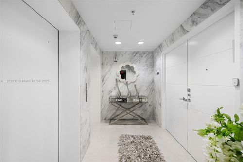 5306-18201 Collins Ave, Sunny Isles Beach, FL, 33160-5107 | Card Image