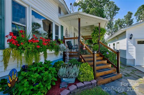 162 Summerhill Ln, Spruce Pine, NC, 28777-5328 | Card Image