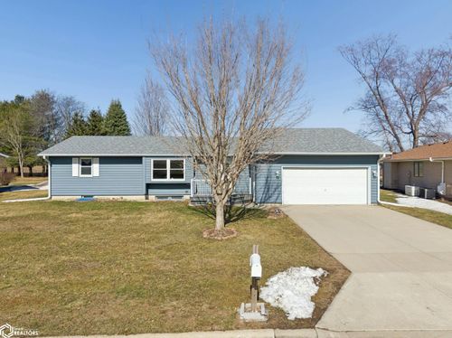 20 Charlestown Sq, Mason City, IA, 50401-4543 | Card Image