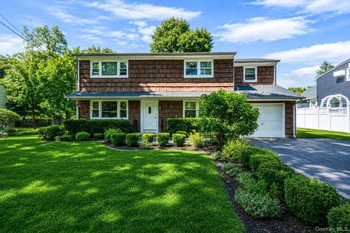 31 Crooked Hill Rd, Huntington, NY, 11743-3803 | Card Image