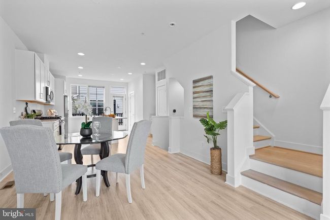 7374 Blade Dr, Townhouse with 3 bedrooms, 4 bathrooms and null parking in FALLS CHURCH VA | Image 6