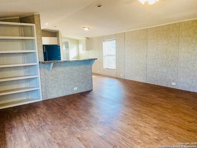 698 Forest Creek Rd, House other with 3 bedrooms, 2 bathrooms and null parking in Devine TX | Image 7