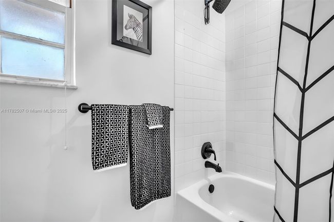 2133 Champions Way, Townhouse with 2 bedrooms, 2 bathrooms and null parking in North Lauderdale FL | Image 14