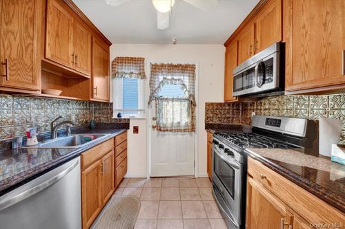 75 Capt Shankey Dr, Garnerville, NY, 10923-1359 | Card Image