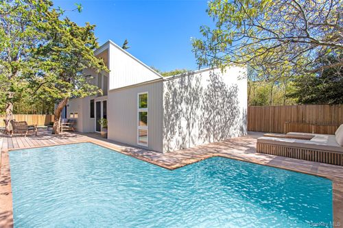 487 Tarpon Walk, Brookhaven, NY, 11782 | Card Image