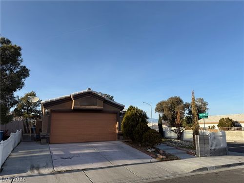 8240 Hercules Dr, Las Vegas, NV, 89128-1695 | Card Image