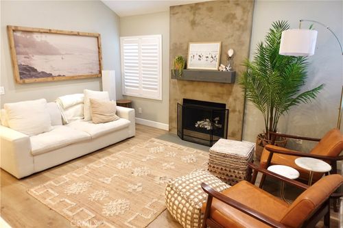 202-7402 Yellowtail Dr, Huntington Beach, CA, 92648 | Card Image