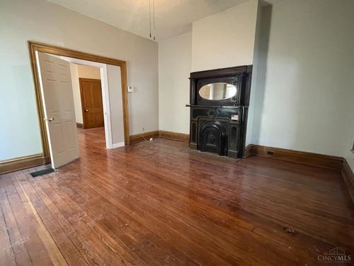 427 Warner St, Cincinnati, OH, 45219-1167 | Card Image