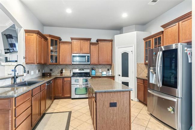 28627 Lockeridge View Dr, House other with 5 bedrooms, 3 bathrooms and 2 parking in Spring TX | Image 14