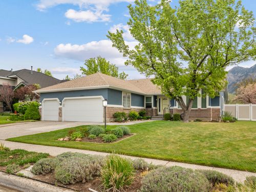 11051 S Longdale Cir, Sandy, UT, 84092-7014 | Card Image