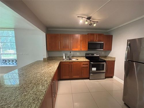 107-400 Commodore Dr, Plantation, FL, 33325-2131 | Card Image