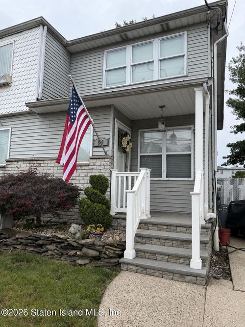 860 Bloomingdale Rd, Staten Island, NY, 10309-1699 | Card Image