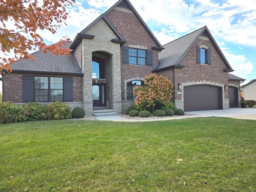 9667 Crossbow Dr, Bloomington, IL, 61705-8002 | Card Image