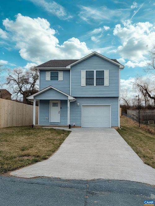 2511 Chesapeake St, STAUNTON, VA, 24401-3721 | Card Image