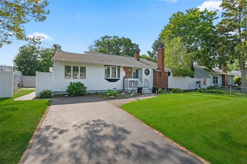 3106 New London Ave, Medford, NY, 11763-1762 | Card Image