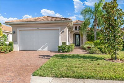 10614 Carena Circle, House other with 3 bedrooms, 2 bathrooms and null parking in Fort Myers FL | Image 2