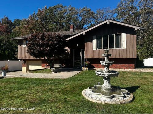 381 E 17th St, Hazle Township, PA, 18201-2004 | Card Image