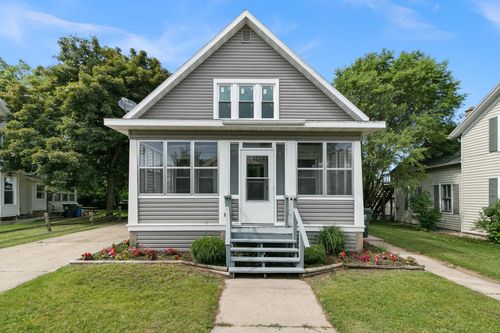 215 W Burns St, Portage, WI, 53901-1604 | Card Image