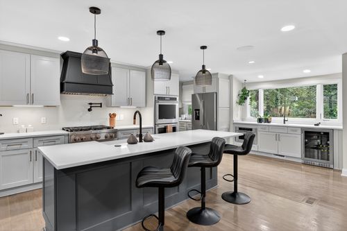 909 Lakemont Dr, Nashville, TN, 37220-2112 | Card Image